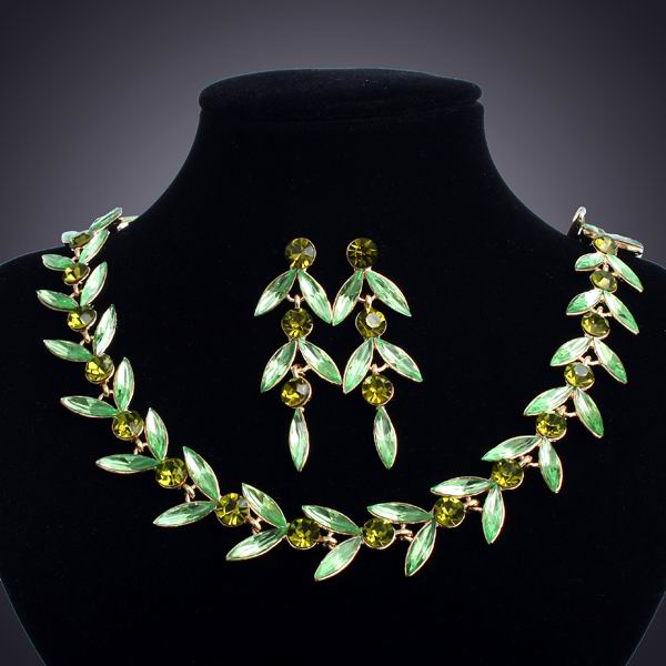 SPRING GREEN SWAROVSKI CRYSTAL MATCHING SET